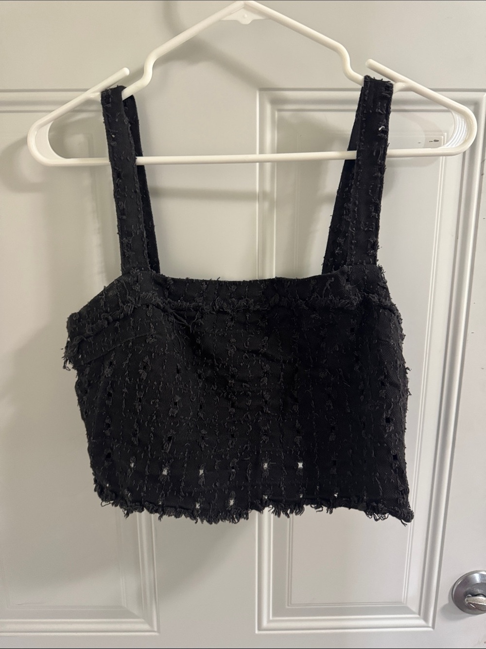 Textured Black Cropped Tank Top with Wide Straps - Women